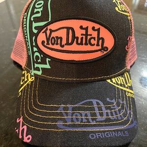 Classic SnapBack VonDutch hat. Never worn new condition. Adjustable SnapBack.